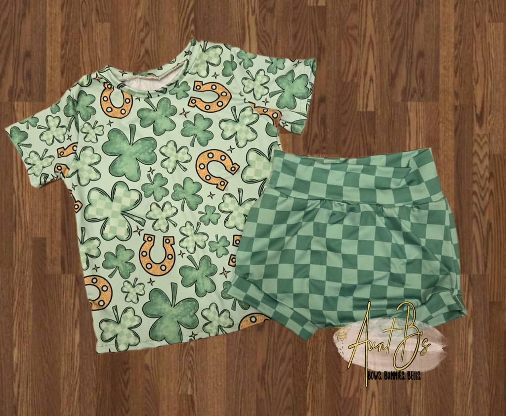 St Patrick day clovers